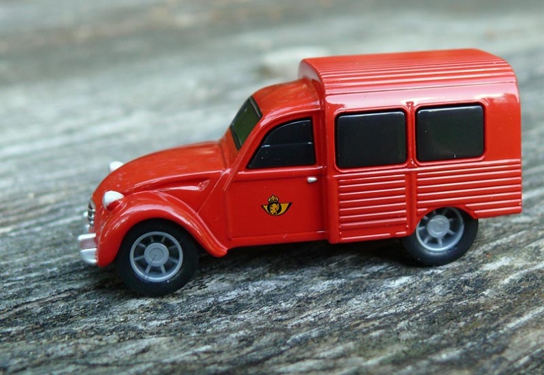 2CV Fourgonette 1:64 (Minichamps)